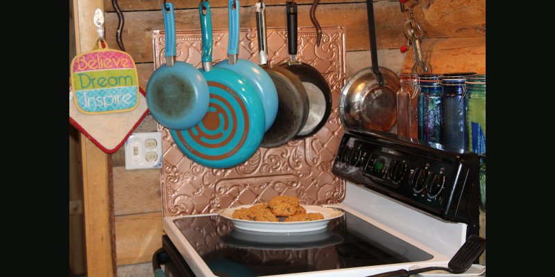 kitchen stove with cookies